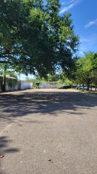 More Photos Of 270 Crossway Rd, Tallahassee Warehouse For Sale