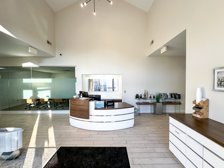 More Photos Of 11118 Coldwater Rd, Fort Wayne Office For Sale