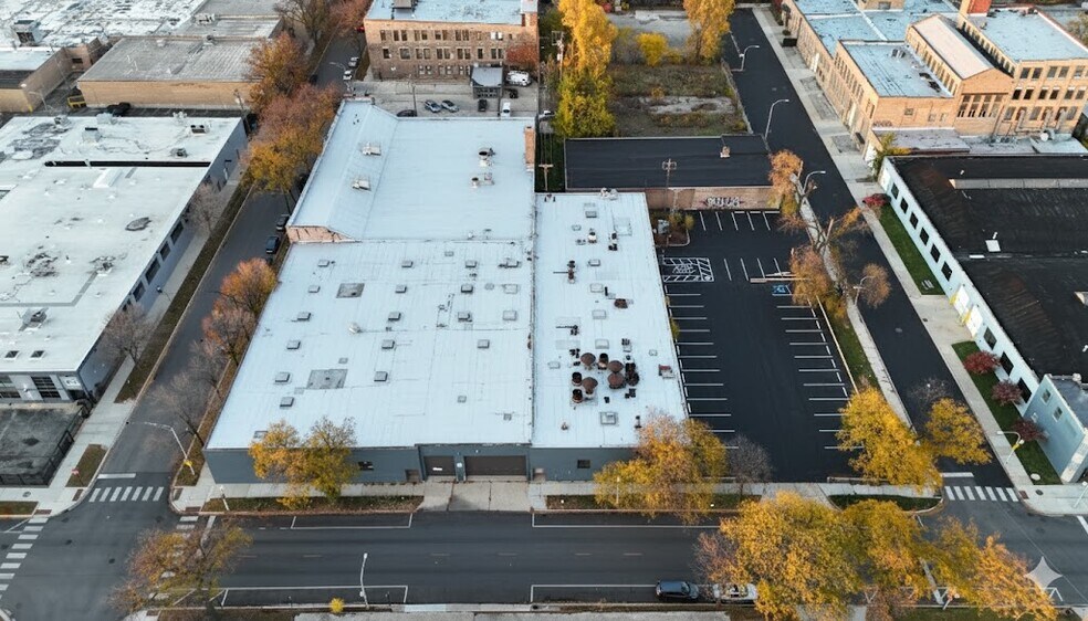 More Photos Of 315 N Oakley Blvd, Chicago Manufacturing For Lease