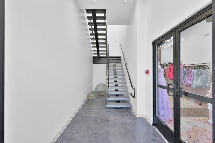 More Photos Of 24527 Gosling Rd, Spring Flex For Lease