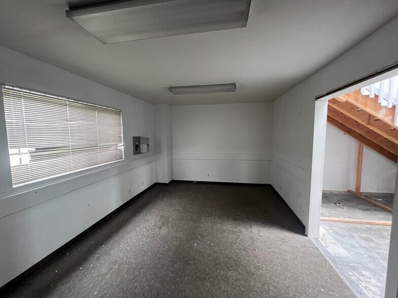 More Photos Of 69-79 3rd St, Eureka Warehouse For Lease