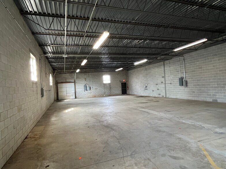 More Photos Of 504-510 Louise Ln, North Wales Warehouse For Lease