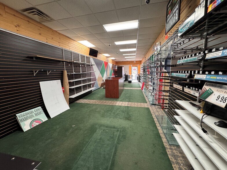 More Photos Of 1312 Hamilton St, Stoughton Freestanding For Lease