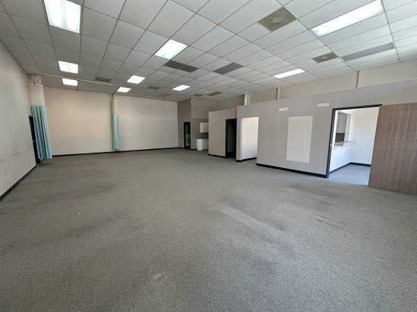 More Photos Of 935 W San Marcos Blvd, San Marcos Office For Lease