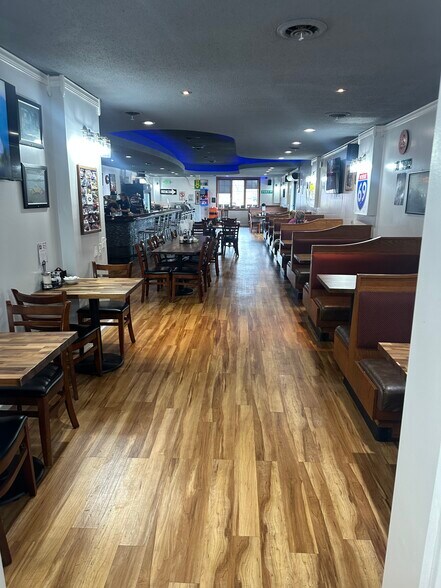 More Photos Of 3807 Fort St, Wyandotte Restaurant For Sale