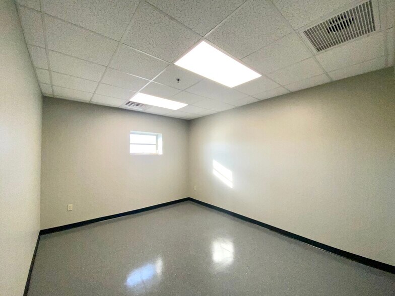 More Photos Of 2411 Sullivan Rd, College Park Warehouse For Lease