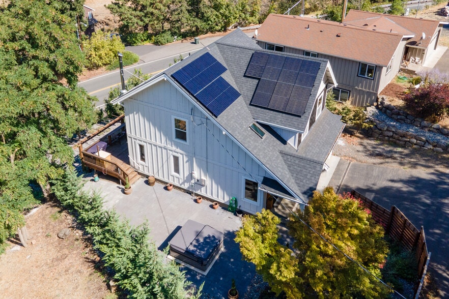 More Photos Of 407 Huskey Rd, Mosier Specialty For Sale
