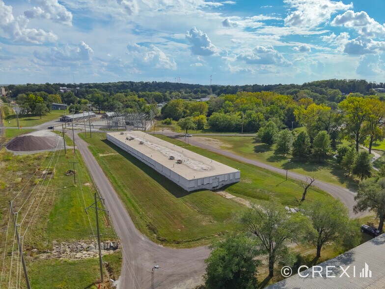 Primary Photo Of 1015 W Jefferson St, Vandalia Warehouse For Sale