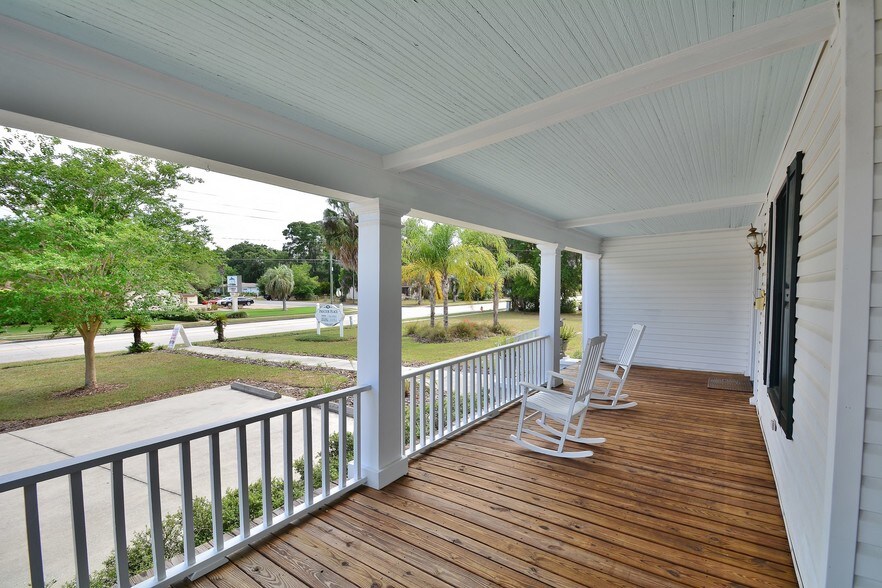 More Photos Of 713 W New York Ave, Deland Office For Lease