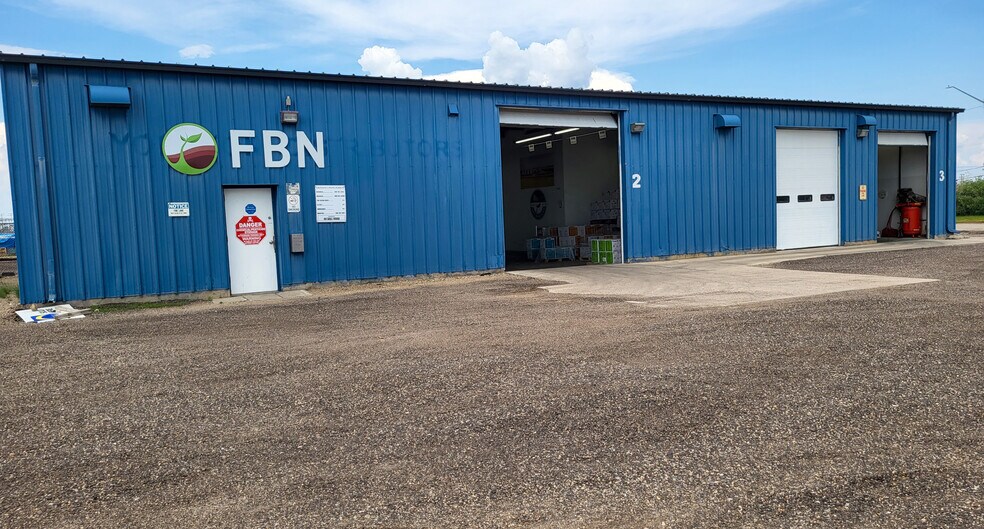 More Photos Of 48 Ball Rd, Yorkton Warehouse For Sale