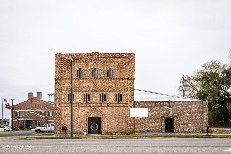 Primary Photo Of 4914 Main St, Moss Point Storefront For Sale
