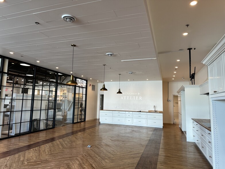 More Photos Of 10930 119 St NW, Edmonton General Retail For Lease