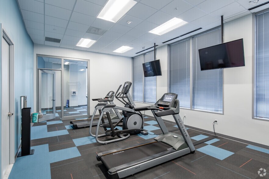 More Photos Of 500 E Pratt St, Baltimore Office For Lease