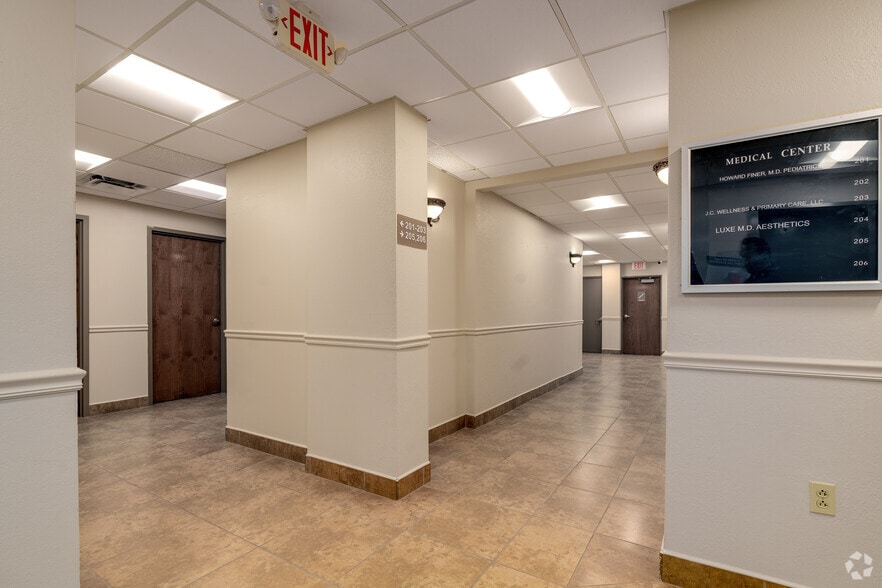 More Photos Of 616 E Altamonte Dr, Altamonte Springs Medical For Lease