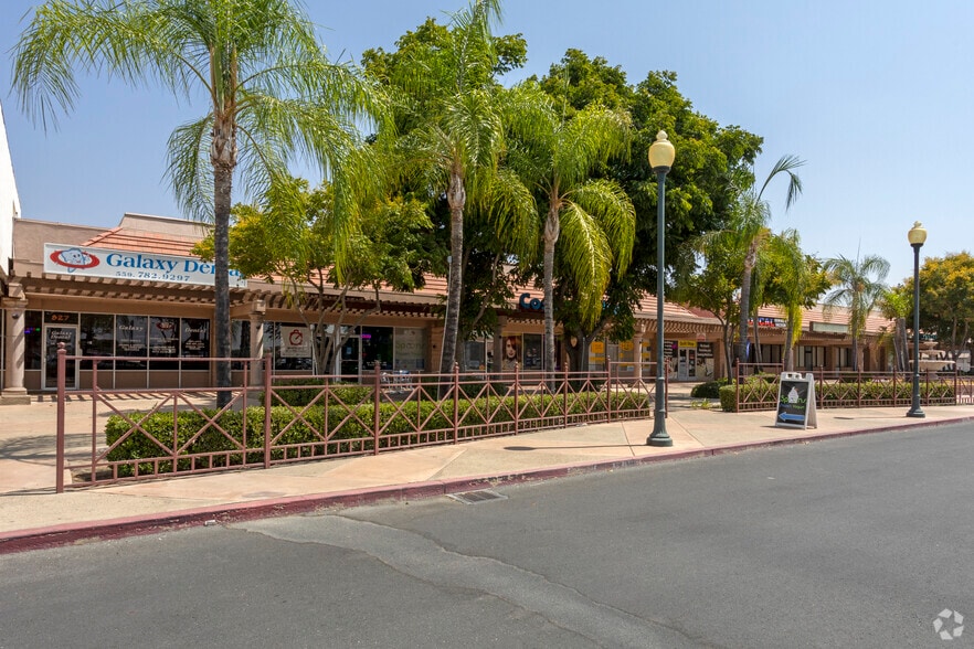 Primary Photo Of 815-977 W Henderson Ave, Porterville Unknown For Lease