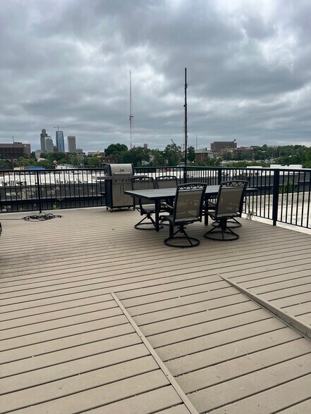 More Photos Of 105 N 31st Ave, Omaha Apartments For Lease