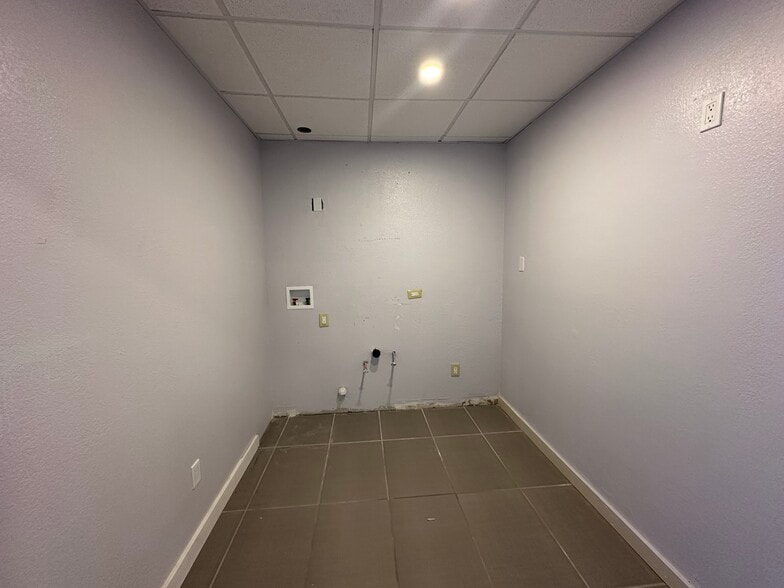 More Photos Of 1280 Hawkins Blvd, El Paso Office For Lease