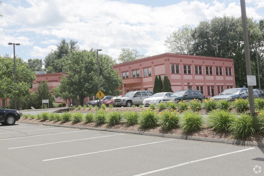 More Photos Of 470 Granby Rd, South Hadley Medical For Lease