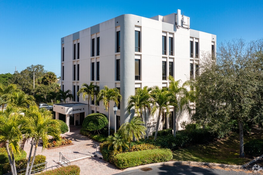 Primary Photo Of 1201 19th Pl, Vero Beach Office For Lease