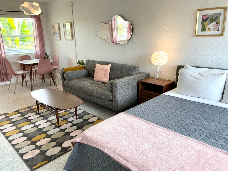 More Photos Of 50 Royal Way, Clearwater Beach Hotel For Sale