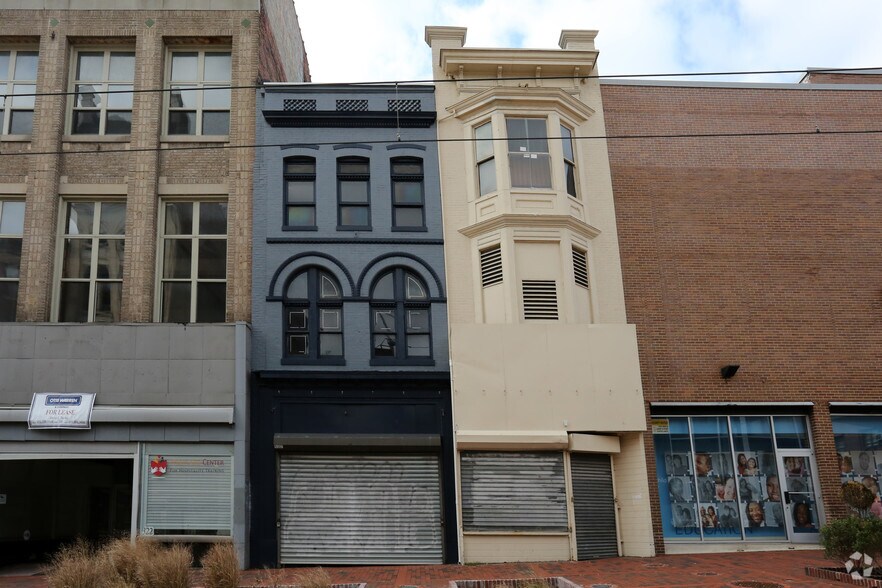 Primary Photo Of 326 N Howard St, Baltimore Storefront Retail Office For Lease