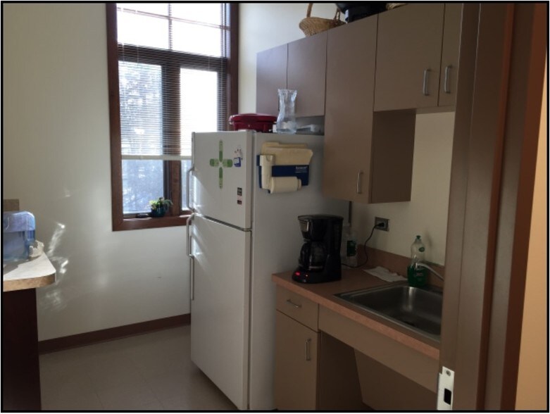 More Photos Of 1882 New Scotland Rd, Slingerlands Medical For Sale