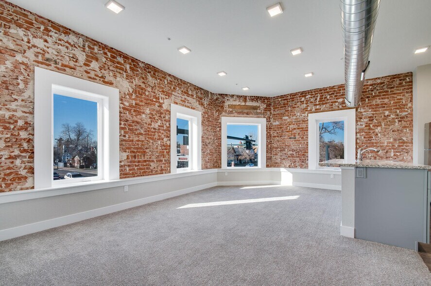 More Photos Of 300 S Logan St, Denver Apartments For Lease