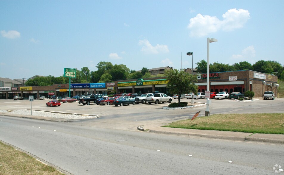 More Photos Of 1201 Woodhaven Blvd, Fort Worth Storefront For Lease