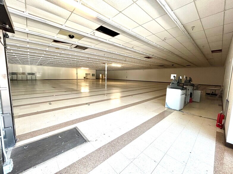 More Photos Of 1604-1662 Norton Rd, Stow Freestanding For Lease