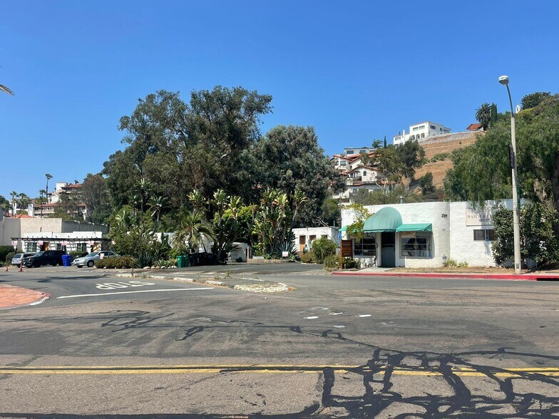 More Photos Of 2350-2360 San Diego Ave, San Diego Freestanding For Sale