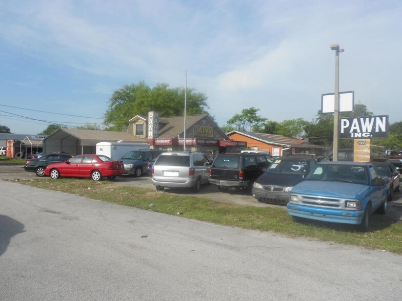 More Photos Of 2005 Aurora Rd, Melbourne Auto Dealership For Lease