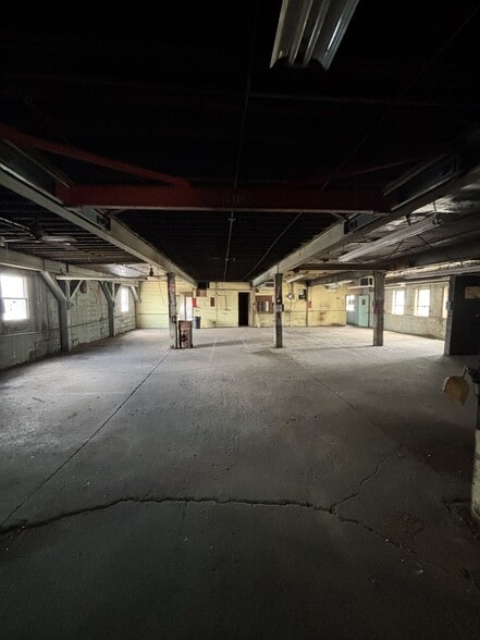 More Photos Of 2290-2294 Scranton Rd, Cleveland Warehouse For Lease