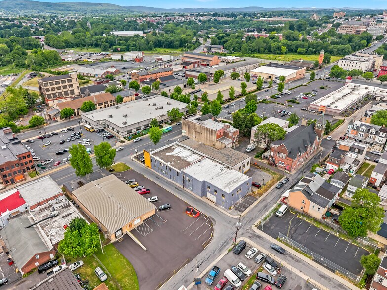 More Photos Of 145-555 Hamilton St, Allentown Showroom For Lease