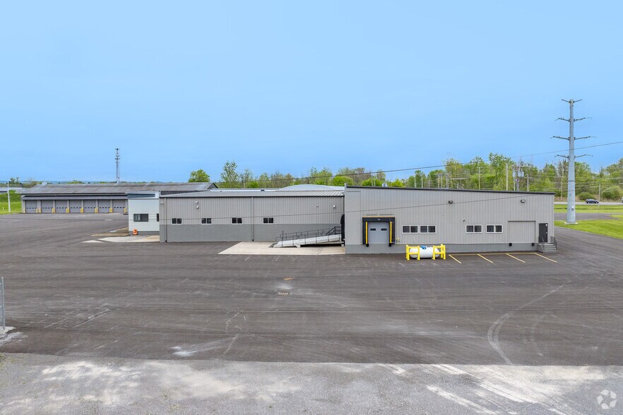 More Photos Of 500 N Peterboro St, Canastota Service For Lease