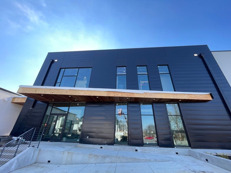 More Photos Of 6100 Robertson Ave, Nashville Storefront For Lease