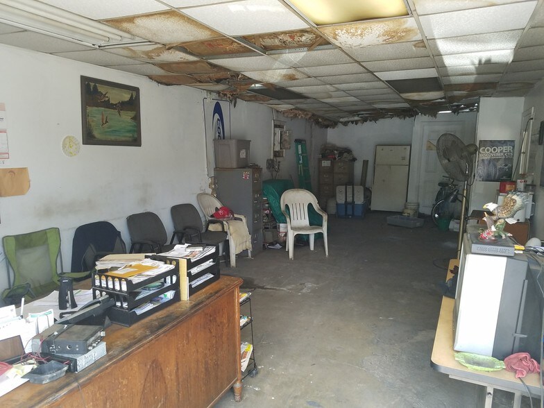 More Photos Of 887 Riverside Dr, Woodfin Auto Repair For Sale