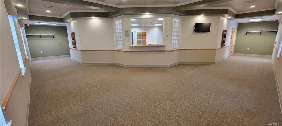 More Photos Of 5879 Snyder Dr, Lockport Medical For Sale