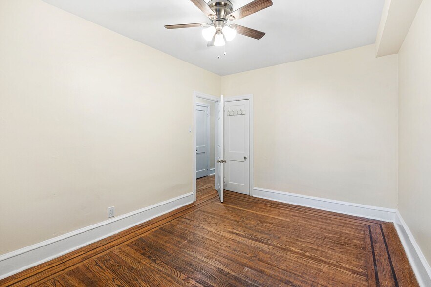 More Photos Of 522 S 5th St, Philadelphia Storefront Retail Residential For Sale