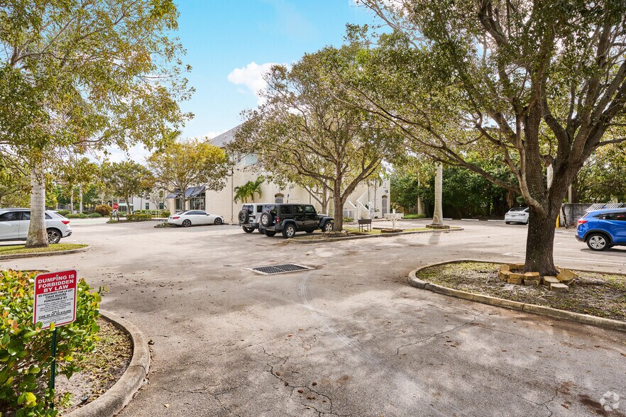More Photos Of 2050 N Federal Hwy, Delray Beach Unknown For Lease