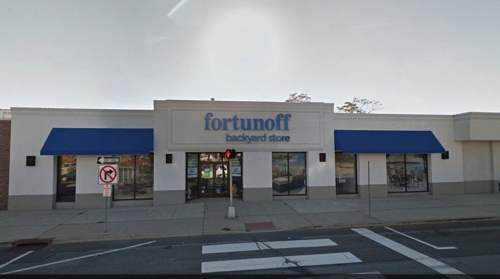 More Photos Of 2300-2344 Summer St, Stamford Storefront For Lease
