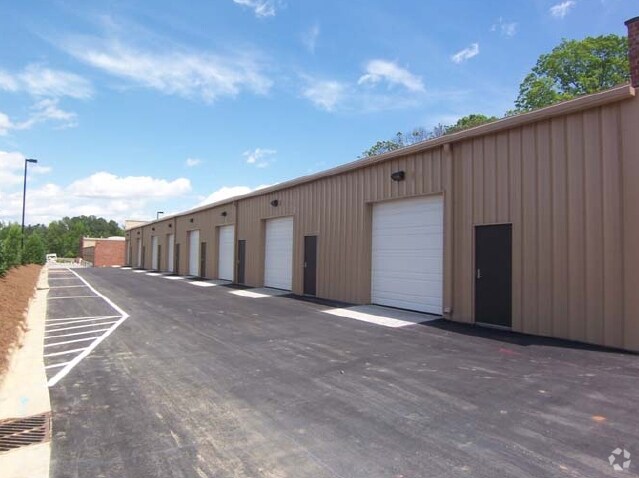 More Photos Of 930-942 Windy Rd, Apex Light Distribution For Lease