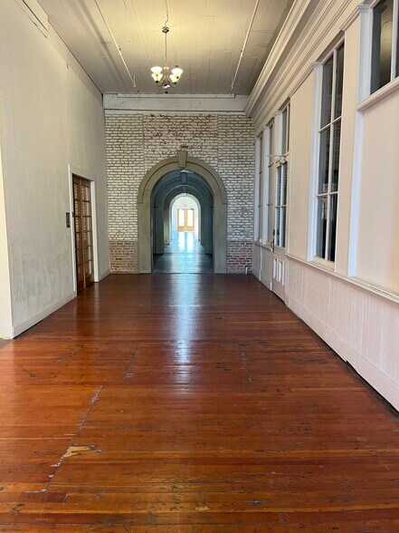 More Photos Of 940-942 Tyler St, Benicia Flex For Lease