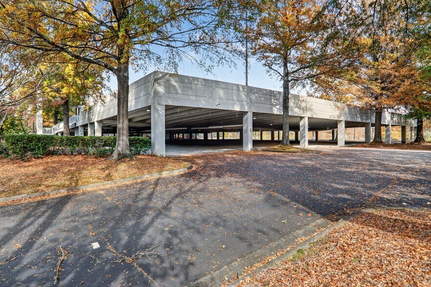 More Photos Of 5955 State Bridge Rd, Johns Creek Coworking Space