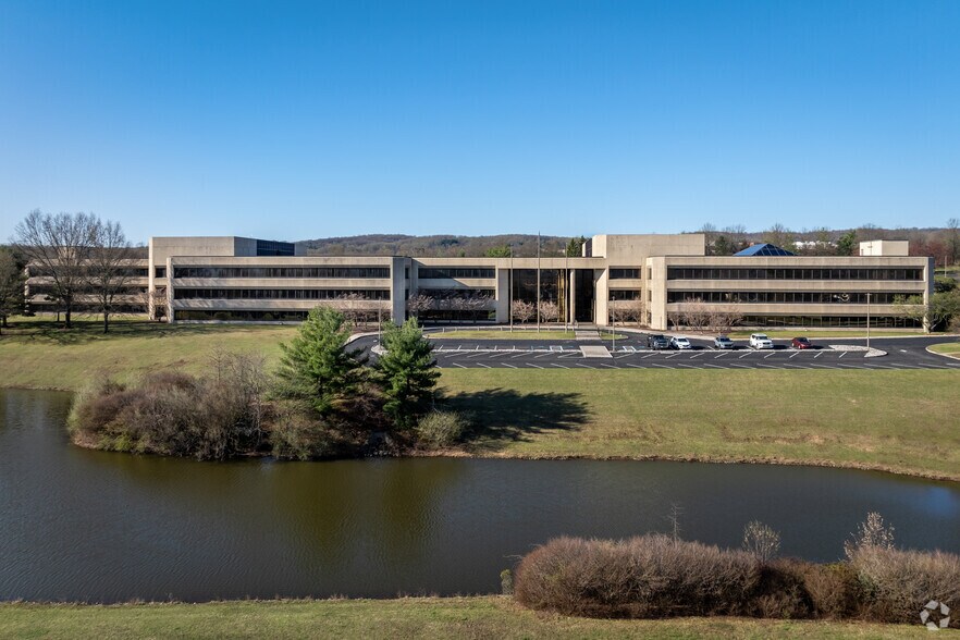 More Photos Of 53 Frontage Rd, Hampton Office For Lease