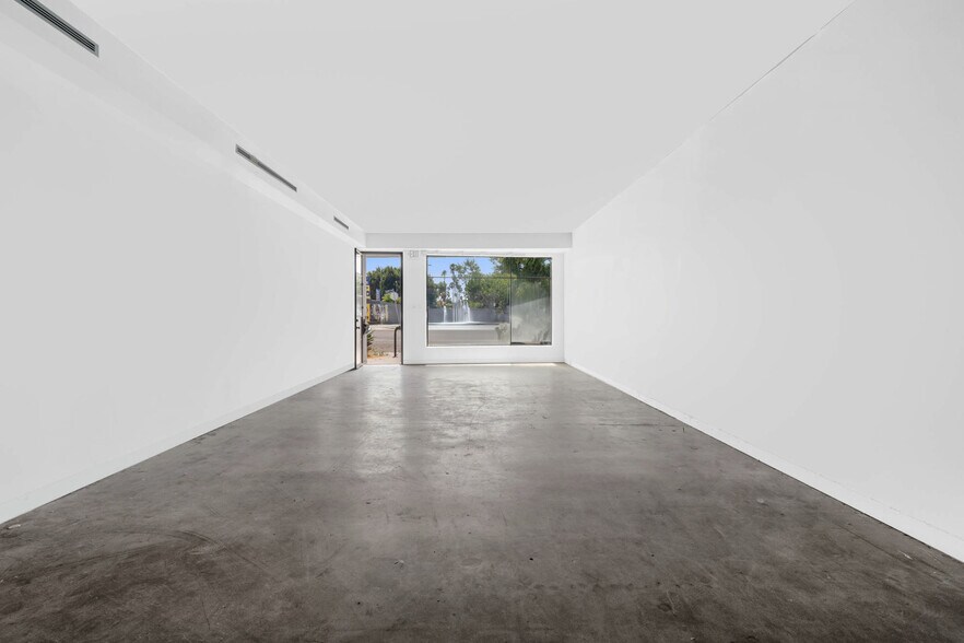 More Photos Of 2010-2016 Lincoln Blvd, Venice Storefront Retail Office For Lease