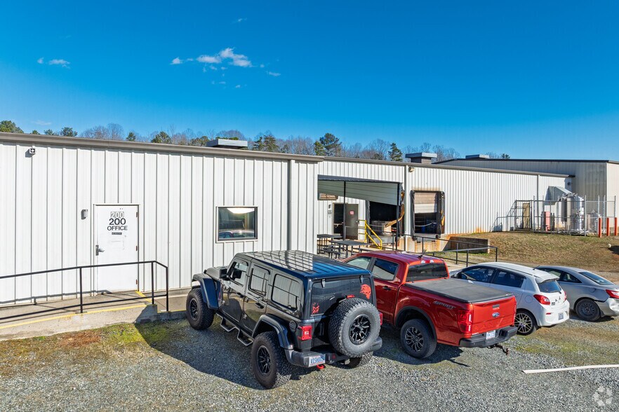 More Photos Of 200 Prospect Dr, Lexington Manufacturing For Sale