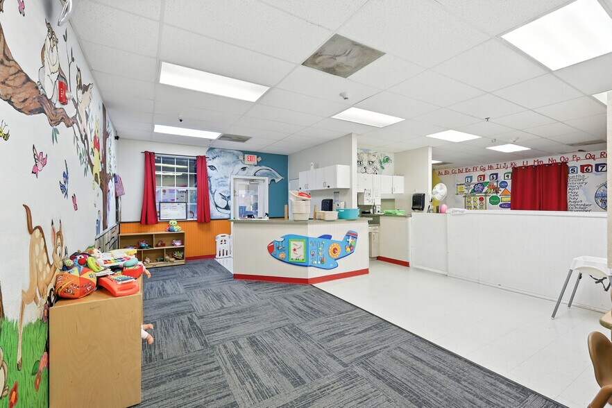 More Photos Of 1700 Cedar Run, Ennis Daycare Center For Sale