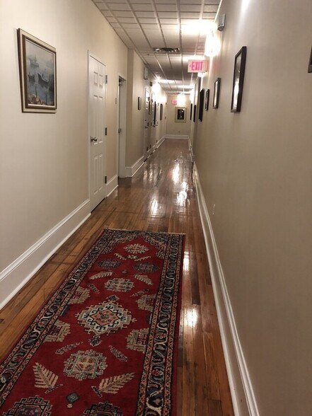 More Photos Of 312 2nd St, Roanoke Office Residential For Lease