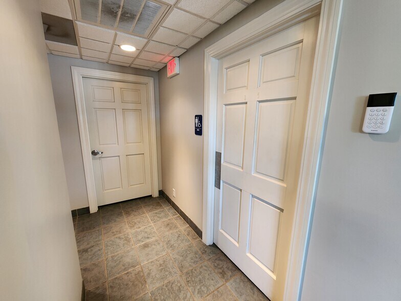 More Photos Of 7006 Pelham Rd, Greenville Office For Sale