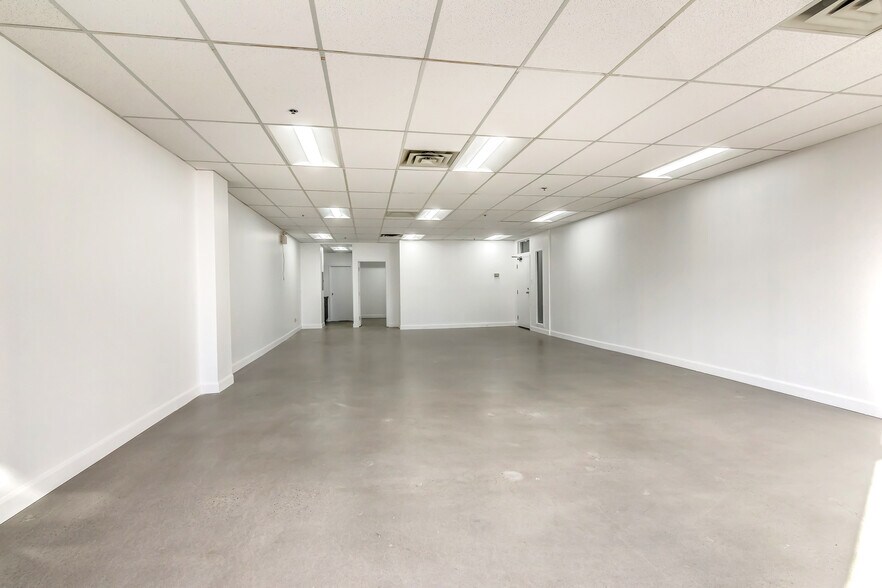 More Photos Of 6855 Av De L'épée, Montréal Office For Lease